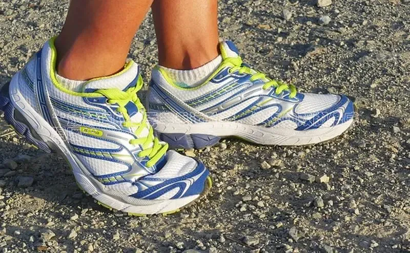 意昂体育APP挪威主权基金**最舒适的冬季羊毛运动鞋，让你的双脚倍感
温暖**